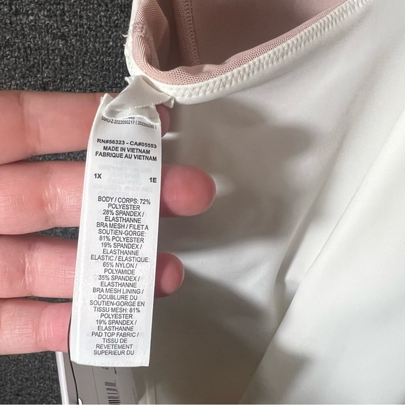 White Nike Swish Built in Bra Tank Top, Womens 1X - Picture 6 of 7